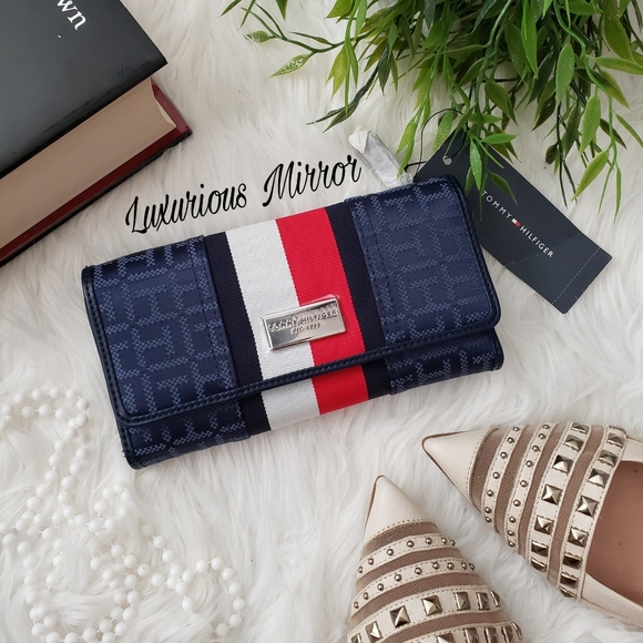Tommy Hilfiger Handbags - Sold! Tommy Hilfiger Signature Logo Trifold Wallet